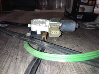 bontott FORD MONDEO IV Bal első Ablakemelő Szerkezet (Elektromos)