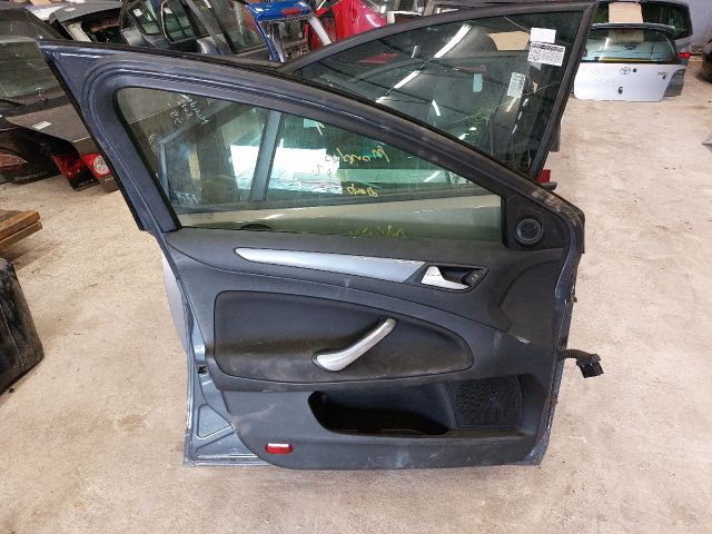 bontott FORD MONDEO IV Bal első Ajtó (Részeivel)