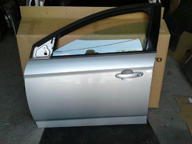 bontott FORD MONDEO IV Bal első Ajtó (Részeivel)