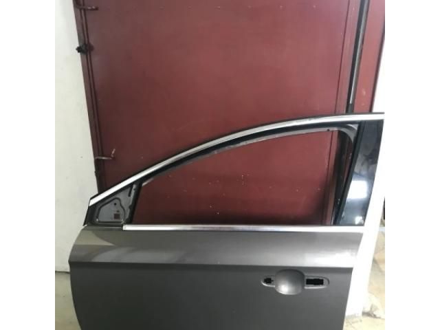 bontott FORD MONDEO IV Bal első Ajtó (Üres lemez)