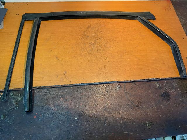 bontott FORD MONDEO IV Bal első Ajtókeret