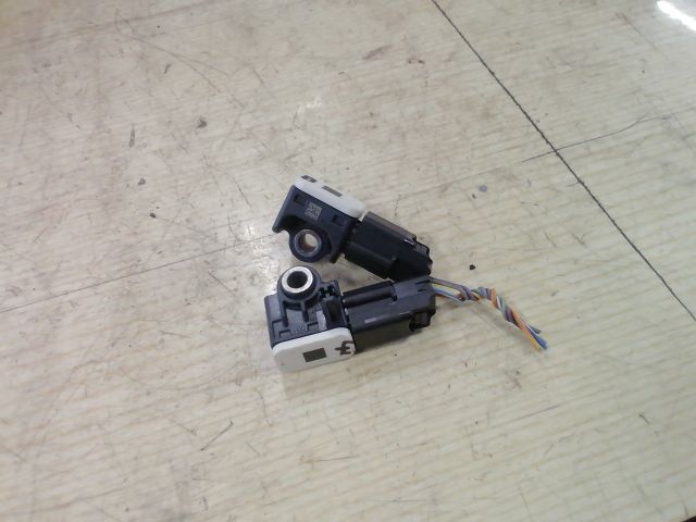 bontott FORD MONDEO IV Bal első Oldal Ütközés Érzékelő