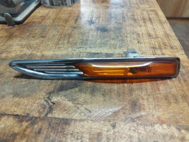 bontott FORD MONDEO IV Bal első Sárvédő Irányjelző