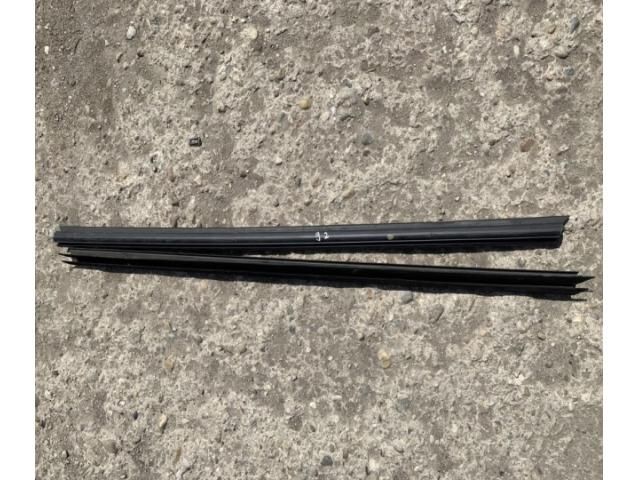 bontott FORD MONDEO IV Bal első Vízlehúzó Gumicsík