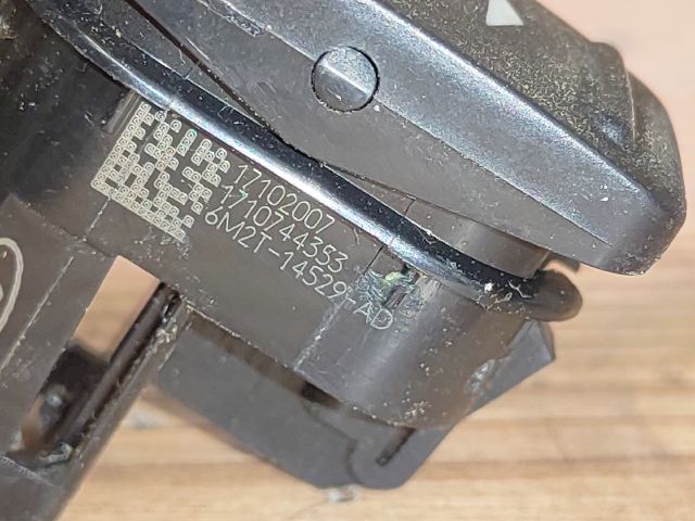 bontott FORD MONDEO IV Bal hátsó Ablakemelő Kapcsoló