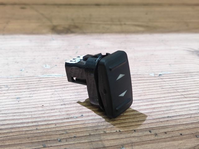 bontott FORD MONDEO IV Bal hátsó Ablakemelő Kapcsoló