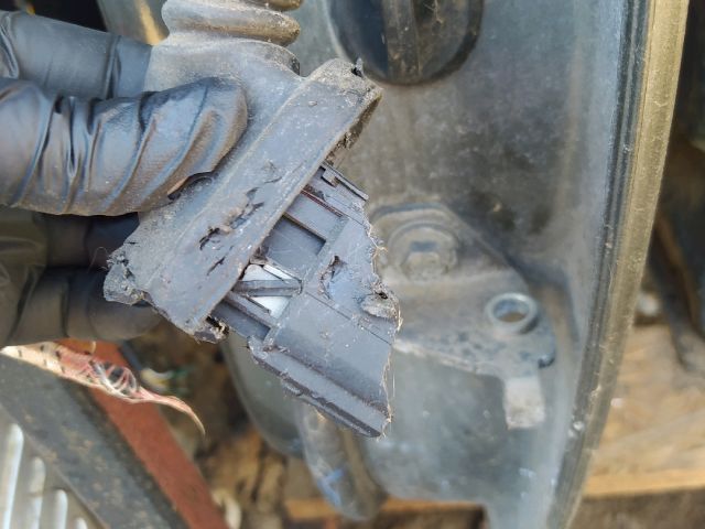 bontott FORD MONDEO IV Bal hátsó Ajtó (Részeivel)