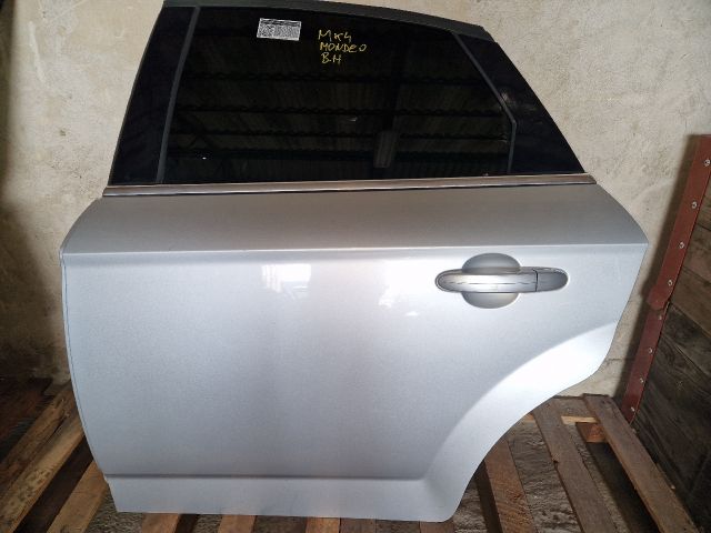 bontott FORD MONDEO IV Bal hátsó Ajtó (Részeivel)
