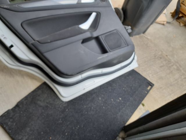 bontott FORD MONDEO IV Bal hátsó Ajtó (Részeivel)