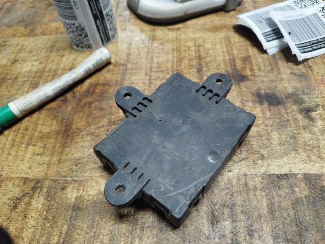 bontott FORD MONDEO IV Bal hátsó Ajtó Vezérlőegység