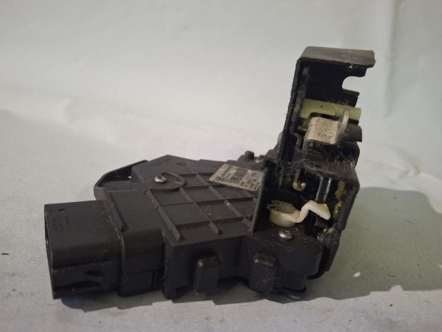 bontott FORD MONDEO IV Bal hátsó Ajtózár