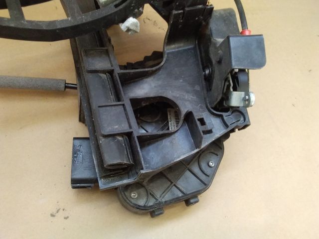 bontott FORD MONDEO IV Bal hátsó Ajtózár