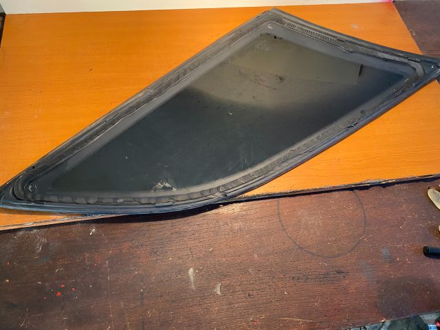 bontott FORD MONDEO IV Bal hátsó Fixüveg (Ajtóban)