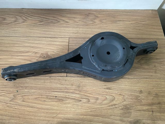 bontott FORD MONDEO IV Bal hátsó Keresztlengőkar