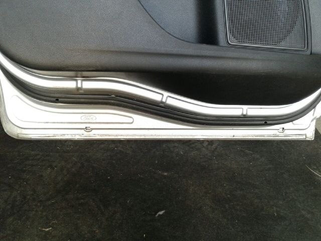 bontott FORD MONDEO IV Bal hátsó Külső Kilincs