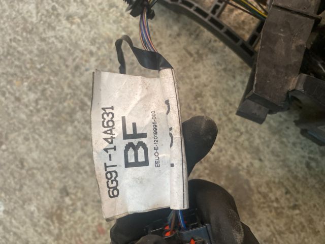 bontott FORD MONDEO IV Bal hátsó Külső Kilincsfészek