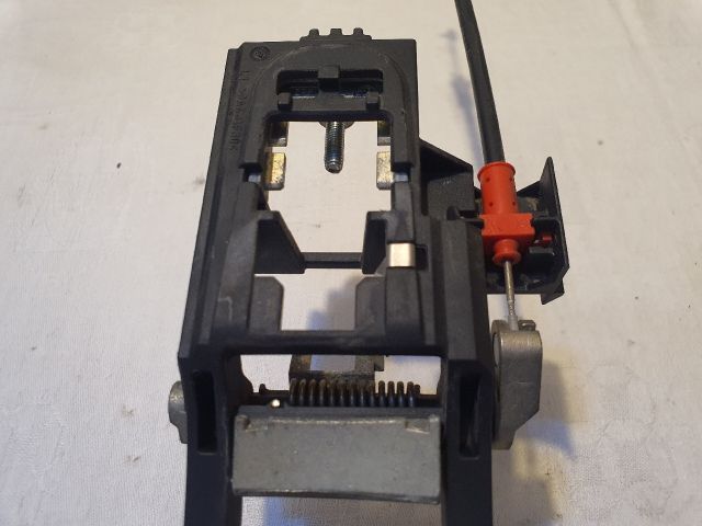 bontott FORD MONDEO IV Bal hátsó Külső Kilincsfészek