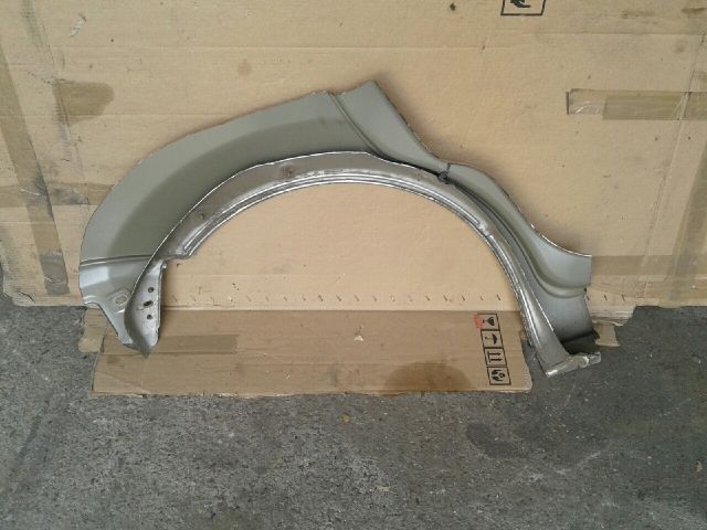 bontott FORD MONDEO IV Bal hátsó Sárvédő