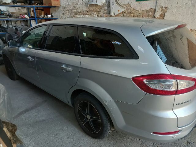 bontott FORD MONDEO IV Bal hátsó Sárvédő