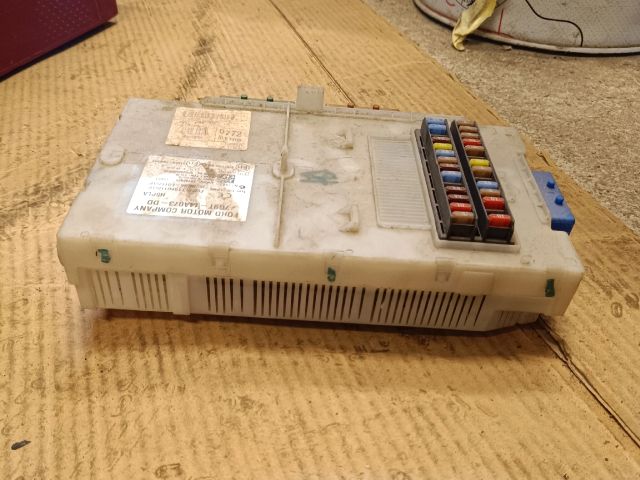 bontott FORD MONDEO IV Biztosítéktábla Utastér