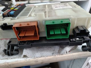 bontott FORD MONDEO IV Biztosítéktábla Utastér