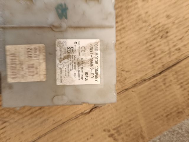 bontott FORD MONDEO IV Biztosítéktábla Utastér