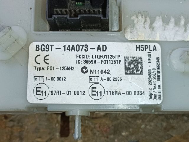 bontott FORD MONDEO IV Biztosítéktábla Utastér