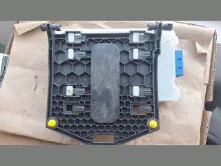 bontott FORD MONDEO IV Biztosítéktábla Utastér