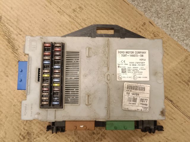 bontott FORD MONDEO IV Biztosítéktábla Utastér