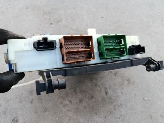 bontott FORD MONDEO IV Biztosítéktábla Utastér