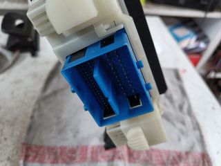 bontott FORD MONDEO IV Biztosítéktábla Utastér