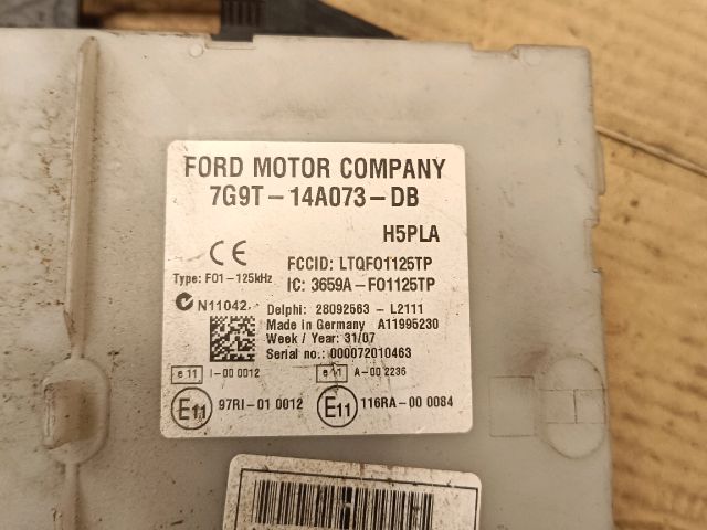 bontott FORD MONDEO IV Biztosítéktábla Utastér