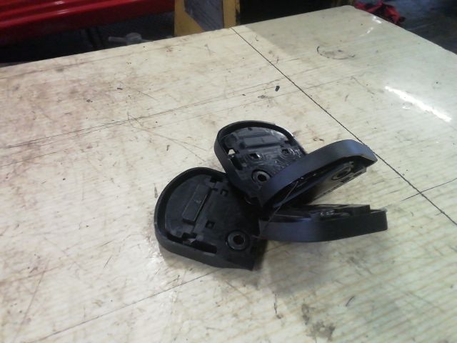 bontott FORD MONDEO IV Csomagrögzítő