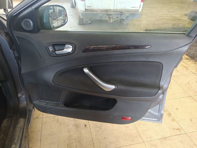 bontott FORD MONDEO IV Csomagtérajtó Burkolat Alsó