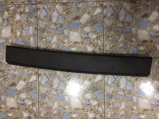 bontott FORD MONDEO IV Csomagtérajtó Burkolat Felső