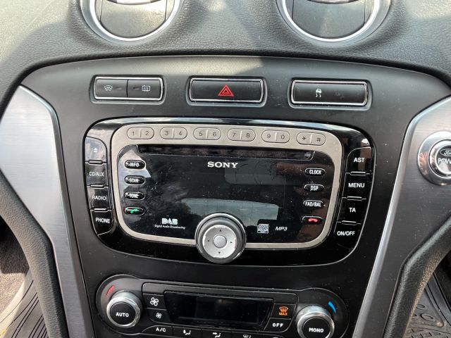 bontott FORD MONDEO IV Csomagtérajtó Kárpit