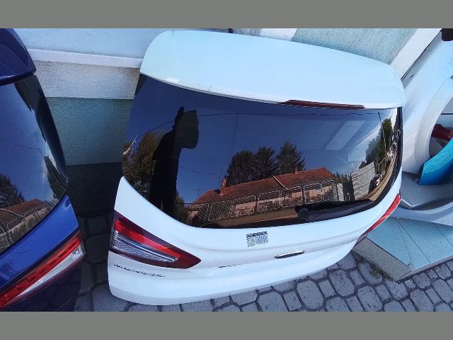 bontott FORD MONDEO IV Csomagtérajtó (Részeivel)