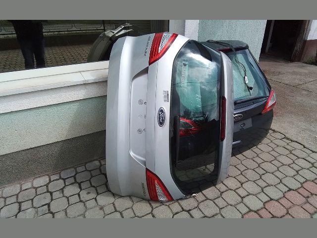 bontott FORD MONDEO IV Csomagtérajtó (Részeivel)