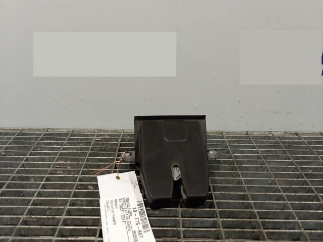 bontott FORD MONDEO IV Csomagtérajtó Ütköző