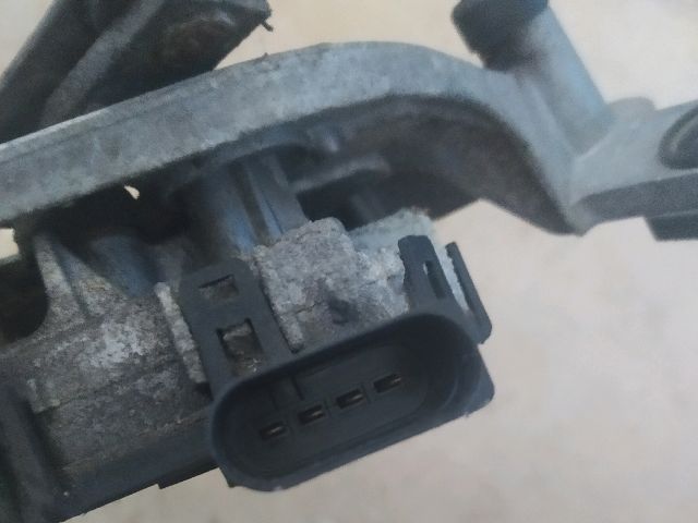 bontott FORD MONDEO IV Első Ablaktörlő Szerkezet Motorral