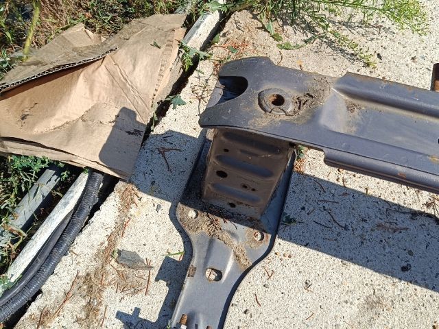 bontott FORD MONDEO IV Első Lökhárító Merevítő (Fém)