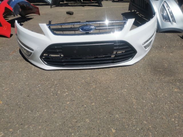 bontott FORD MONDEO IV Első Lökhárító (Részeivel)