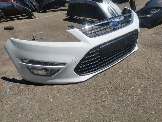 bontott FORD MONDEO IV Első Lökhárító (Részeivel)