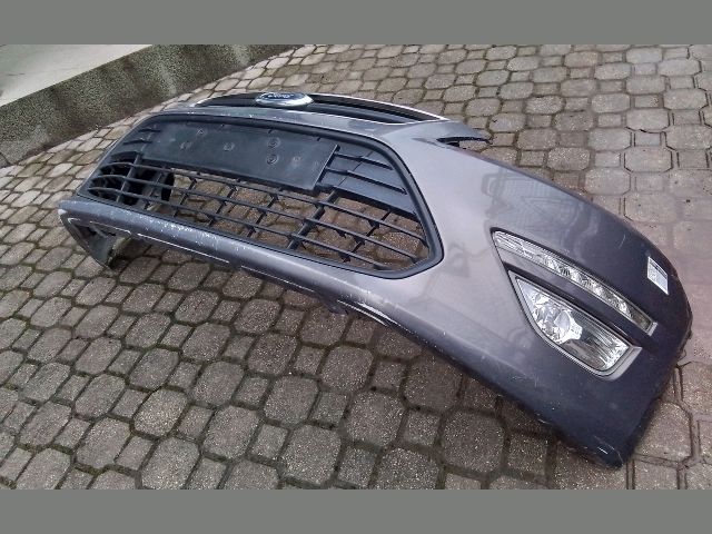 bontott FORD MONDEO IV Első Lökhárító (Részeivel)