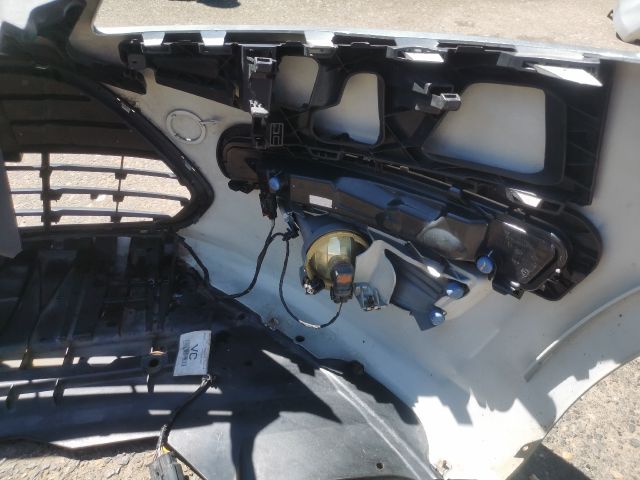 bontott FORD MONDEO IV Első Lökhárító (Részeivel)