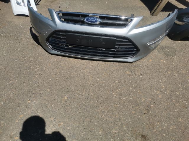 bontott FORD MONDEO IV Első Lökhárító (Részeivel)