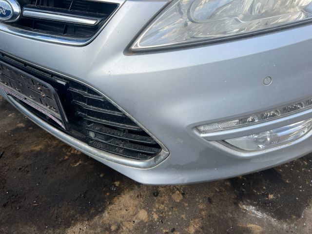 bontott FORD MONDEO IV Első Lökhárító (Üresen)