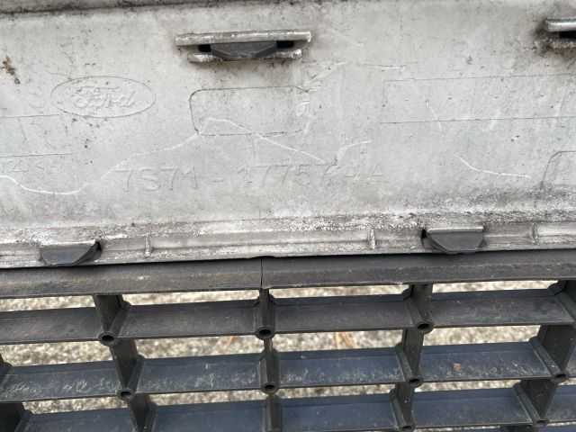 bontott FORD MONDEO IV Első Lökhárító (Üresen)