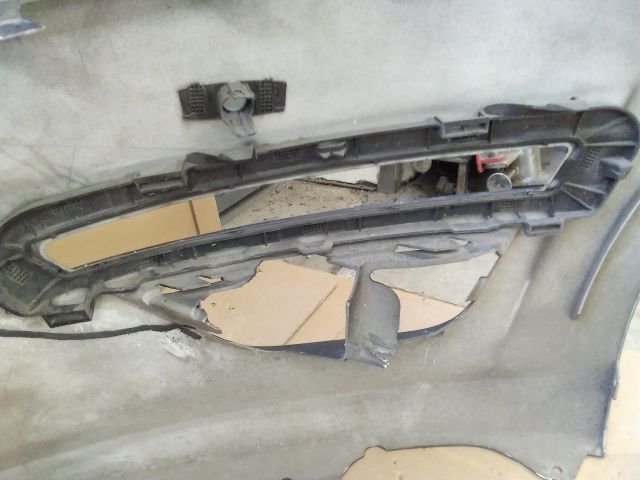 bontott FORD MONDEO IV Első Lökhárító (Üresen)