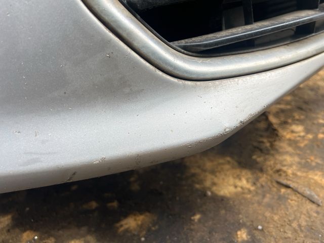 bontott FORD MONDEO IV Első Lökhárító (Üresen)